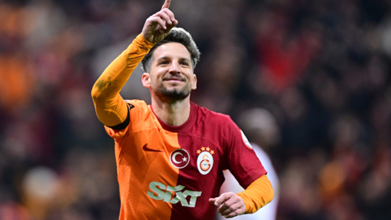 dries Mertens futbola devam edecek