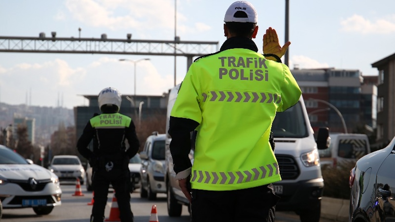 trafik polisi (araç)