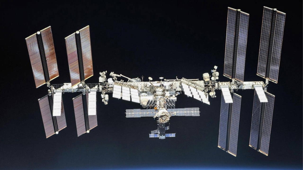 NASA Canlı Yayını Panik Yarattı: ISS'de Dekompresyon Alarmı