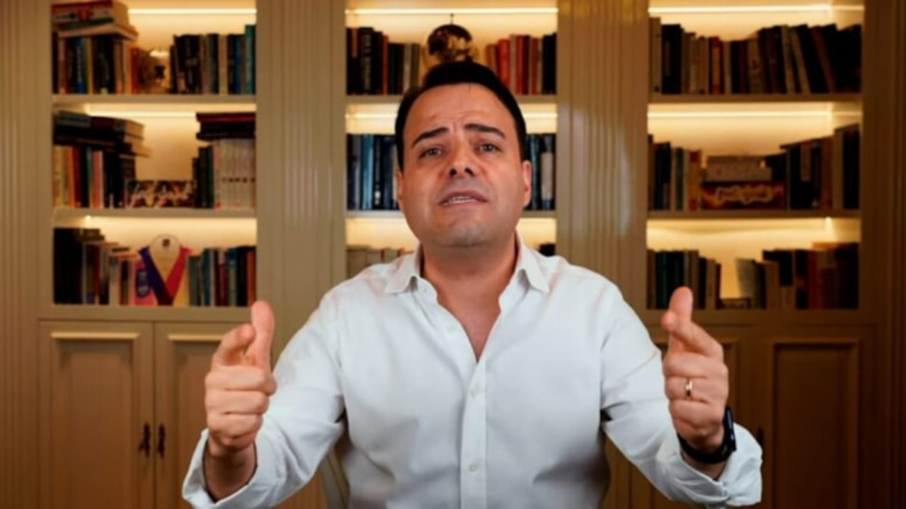 Özgür Demirtaş'tan Dikkat Çeken Yorum: "Bir Devrin Sonu"