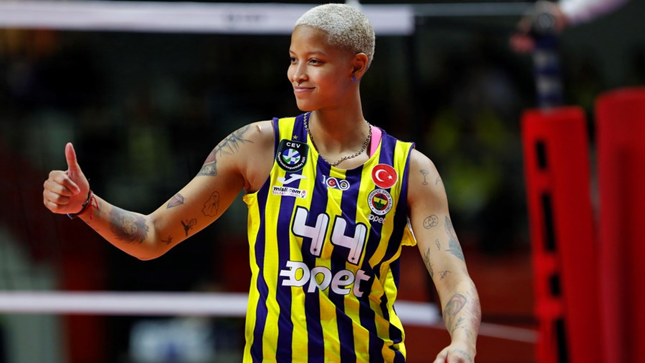 Fenerbahçe Kadın Voleybol Takımı 4 Oyuncusuyla Sözleşme Yeniledi!