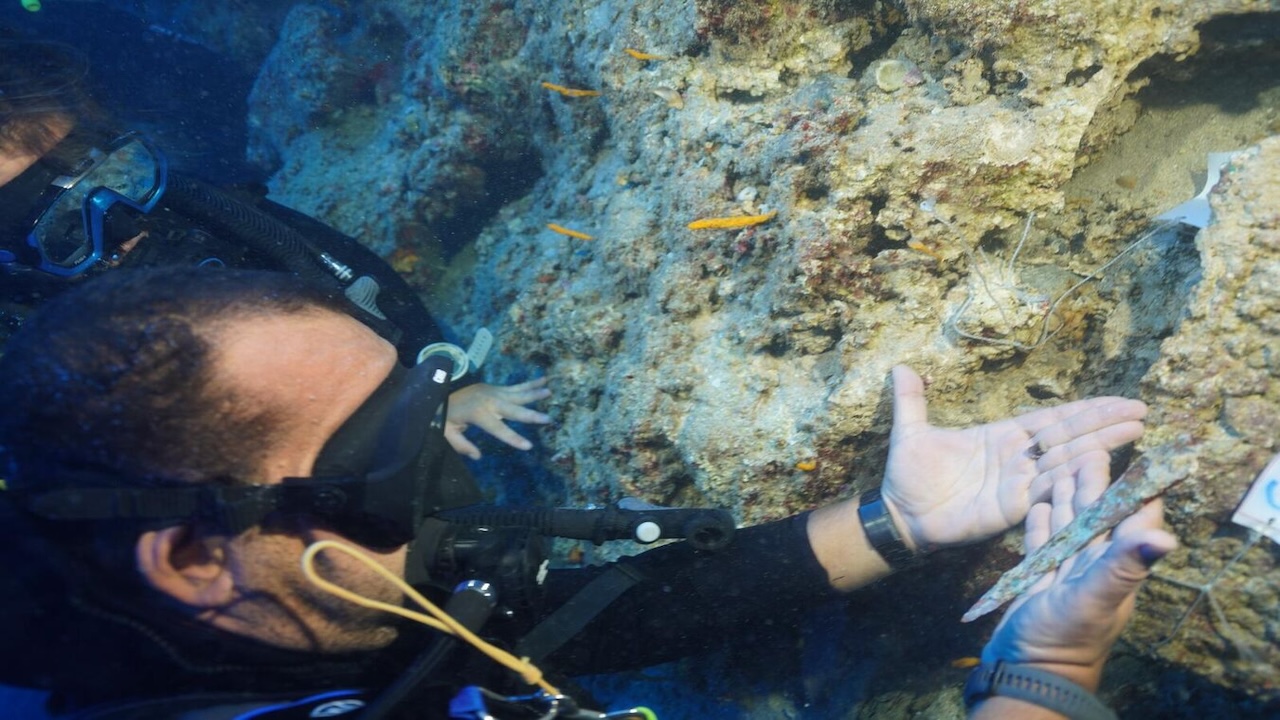 Akdeniz’in Gizli Tarihi Gün Yüzüne Çıkıyor: 3.600 Yıllık Hançer Kumluca’da Bulundu